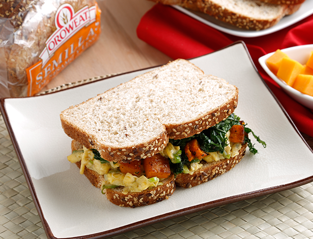 Sándwich Oroweat de Calabaza, Kale y Huevos revueltos