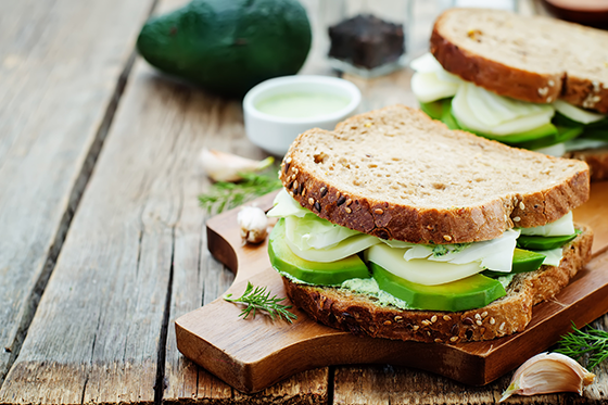 Sándwich Oroweat con aguacate